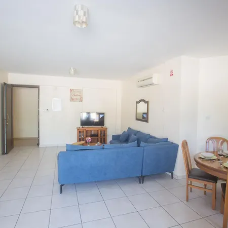 Moderne Erdgeschosswohnung In Apartment
