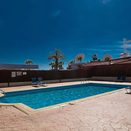 Moderne Erdgeschosswohnung In Ayia Napa