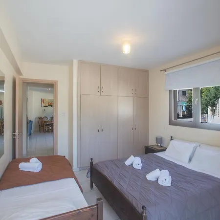 Moderne Erdgeschosswohnung In *